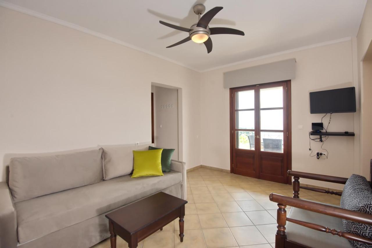 Elpida Apartments Votsi  Exterior foto